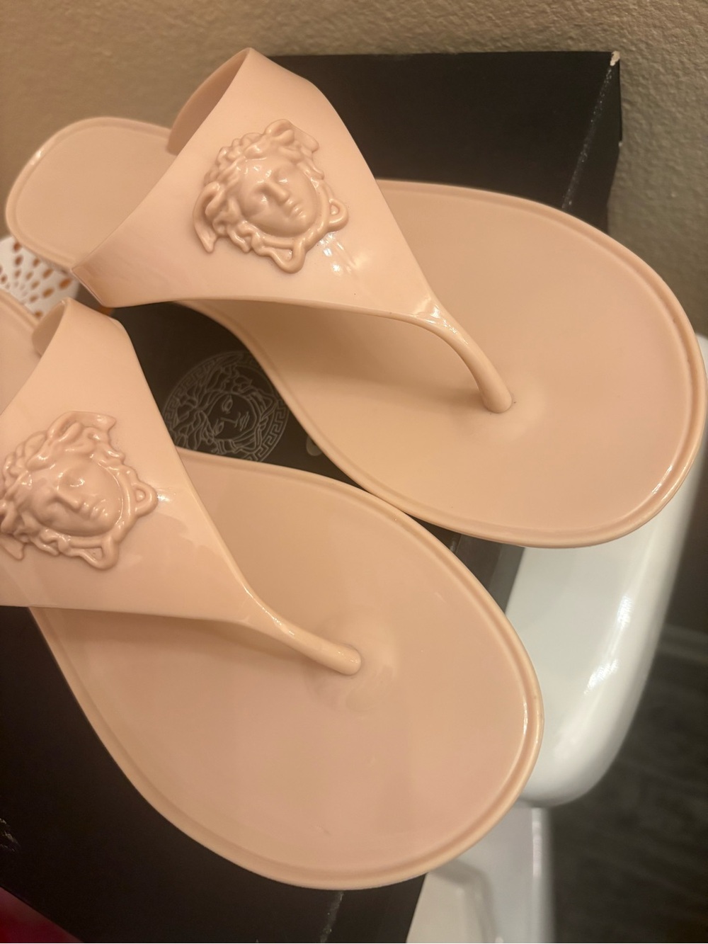 Versace rose pink Medusa Jelly Thong Sandals - Picture 2 of 9